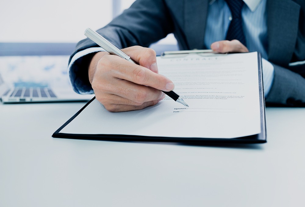 buat invoice dengan desain elegan